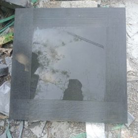 Đá vỉa hè, sân vườn 50x50 xám đen chạy rãnh Bazan