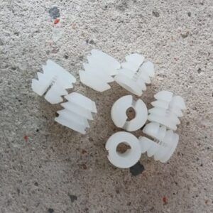 Tắc kê nhựa cho ốc cam