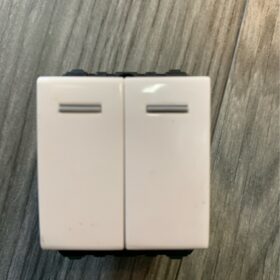 Công tắc kép 1 chiều size M S18CC (?c/h) Sino