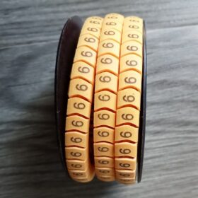 Cuộn cao su đánh số 9