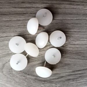 Đinh nhựa đóng chân tủ