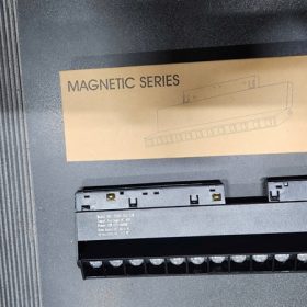 Đèn rọi gập 12w a/s vàng trung tính vỏ đen Magnetic